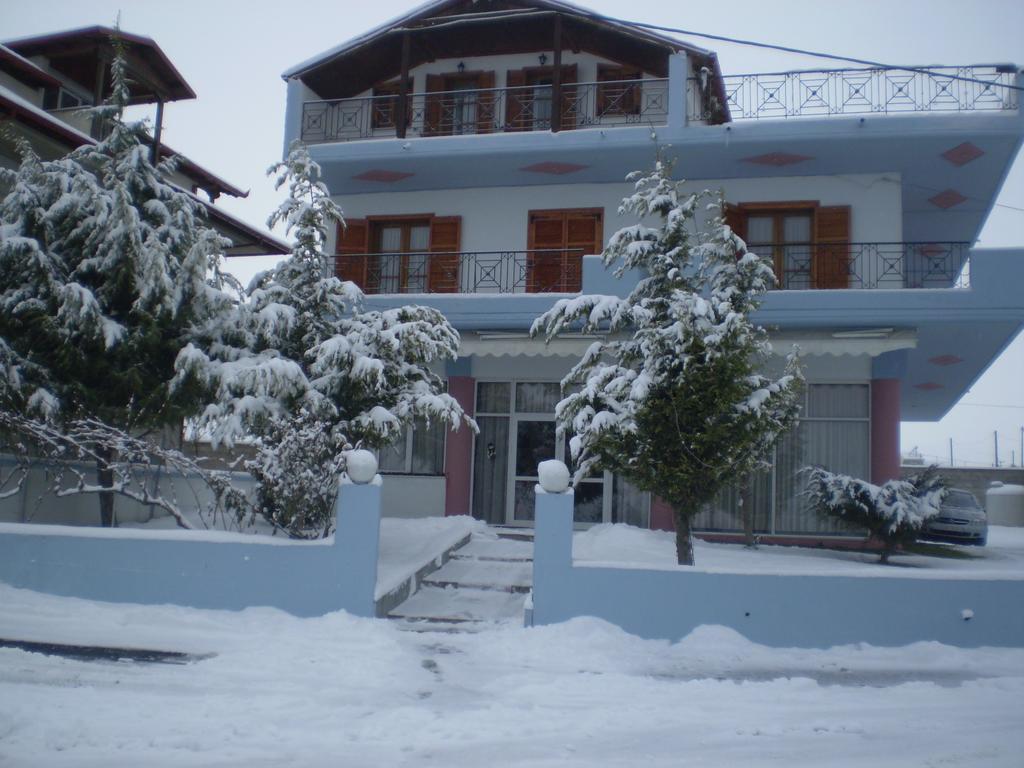 Hotel Limni Áyios Pandeleḯmon Exterior foto